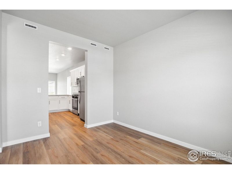 Spacious, unfurnished interior of a new home in Hidden Valley Farm, Severance (Image 11).