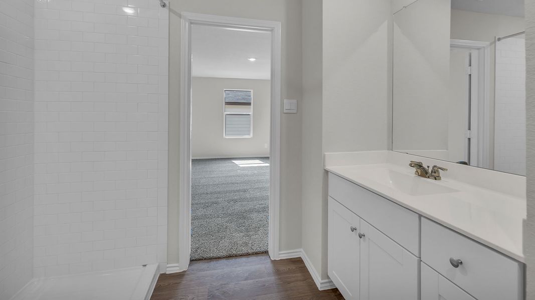 Image 32 representing the The Davis by D.R. Horton in Ladera, Luling, TX.