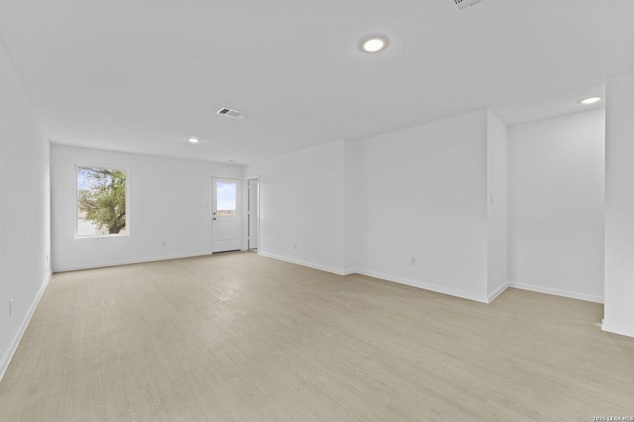 Spacious, unfurnished interior of a new home in Waterwheel, San Antonio (Image 13).