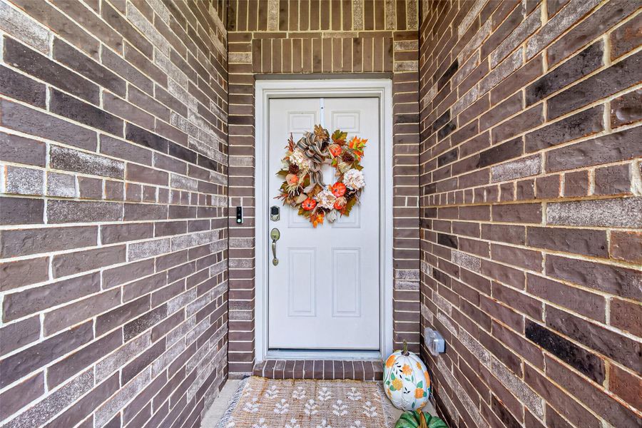 Exterior details and patio area of a home in Lexington Heights, Willis (Image 20).