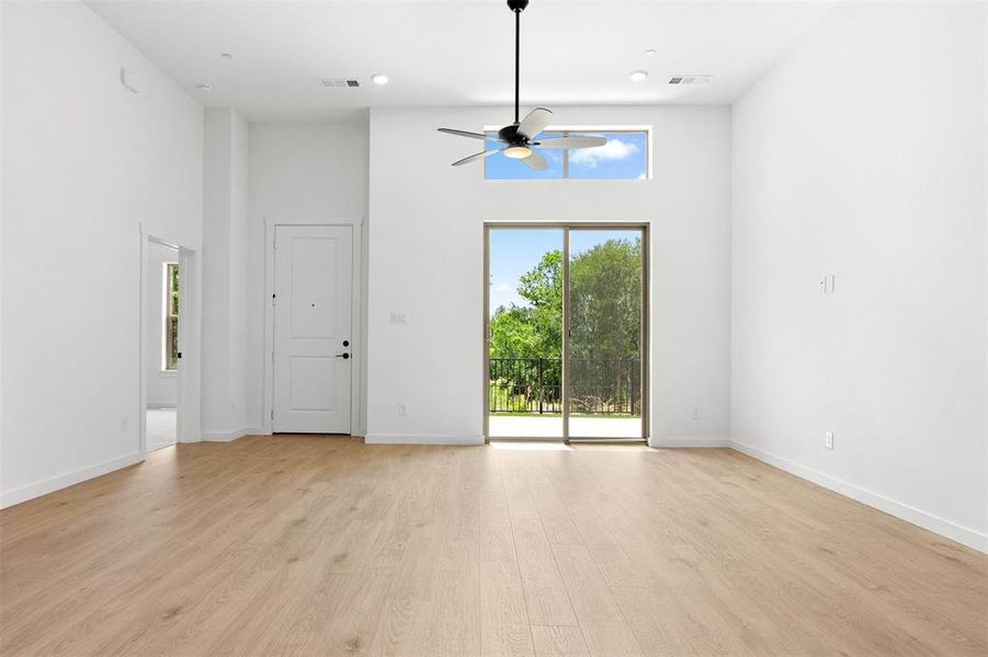 007-12412AudubonTrail-Wylie-TX-75098-Living.jpg-SMALL