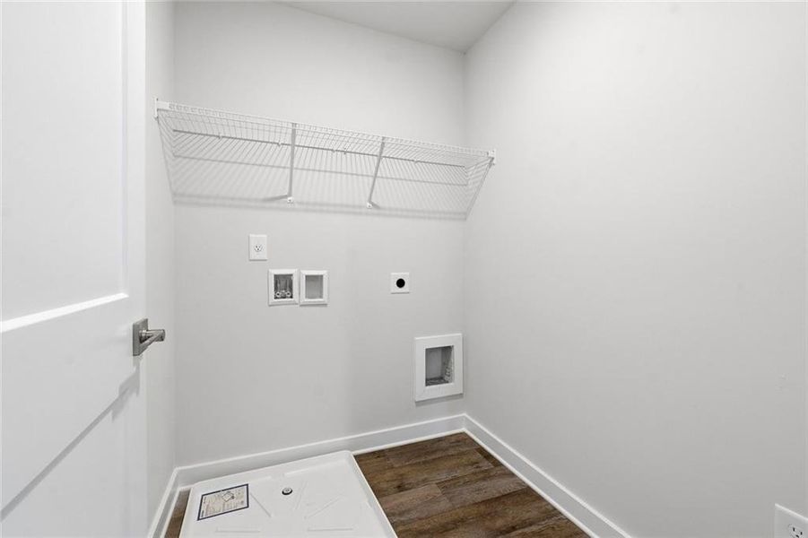 Spacious, unfurnished interior of a new home in Creekbend Overlook, South Fulton (Image 25).