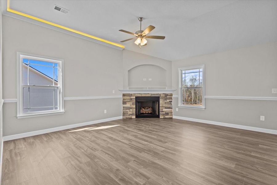 Representative unfurnished interior of a home built from the Brentwood by Enchanted Homes in Lonesome Dove, San Antonio (Image 31).