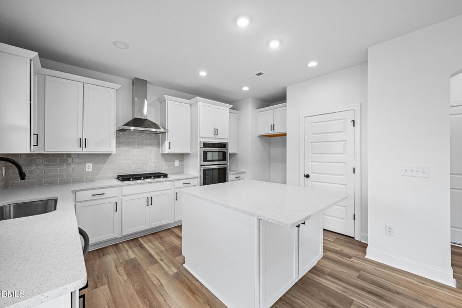 19 -154 Tennyson Dr_ Interior_ Kitchen