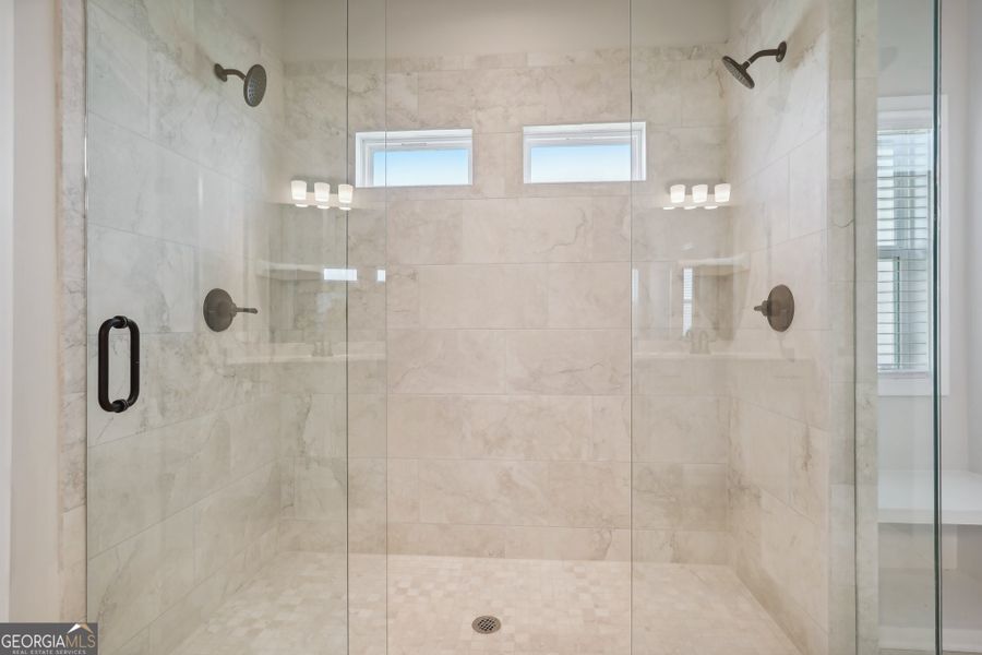 Spacious, unfurnished interior of a new home in Summerlin, Winder (Image 49).