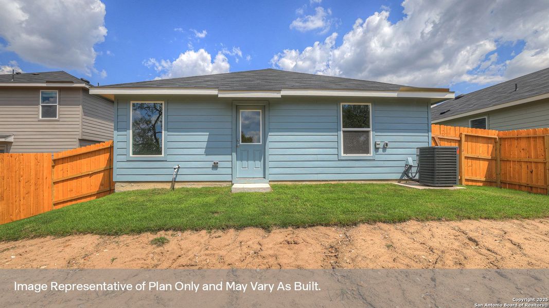 Exterior details and patio area of a home in Sunset Oaks, Maxwell (Image 1).