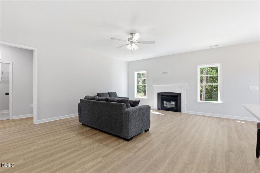 18-400 Creeks Edge Dr-18