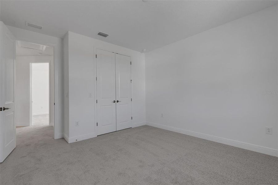 Spacious, unfurnished interior of a new home in Hawkstone, Sarasota (Image 36).