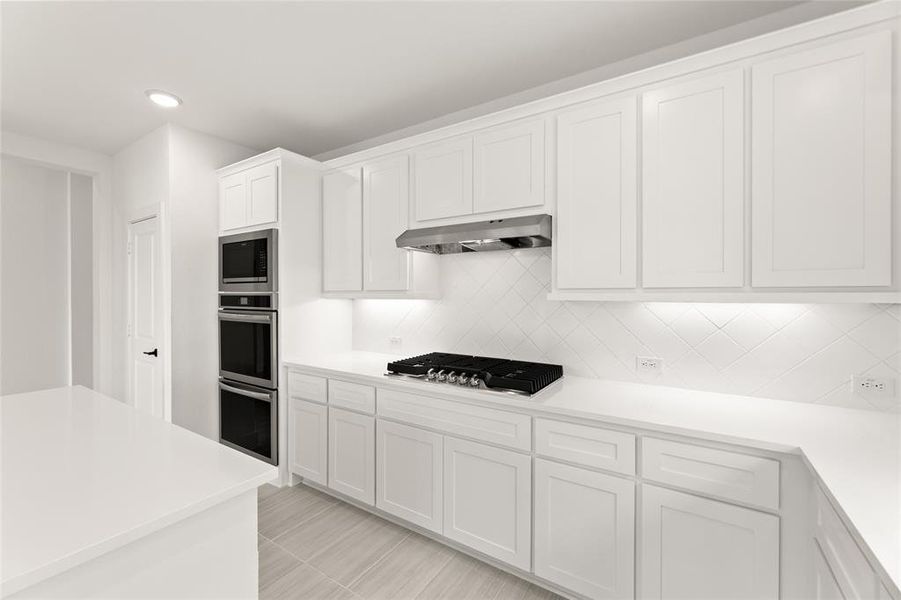 8720 Heartland-Kitchen-3