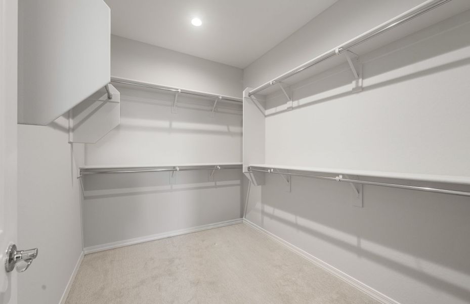 Spacious, unfurnished interior of a new home in Artisan at Asante, Surprise (Image 16).