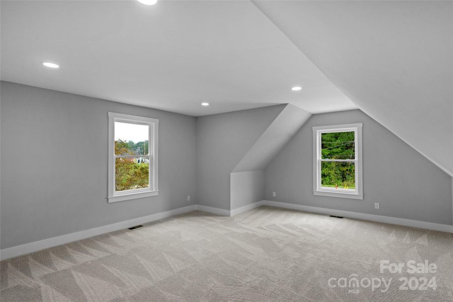 Bonus room/Loft upstairs