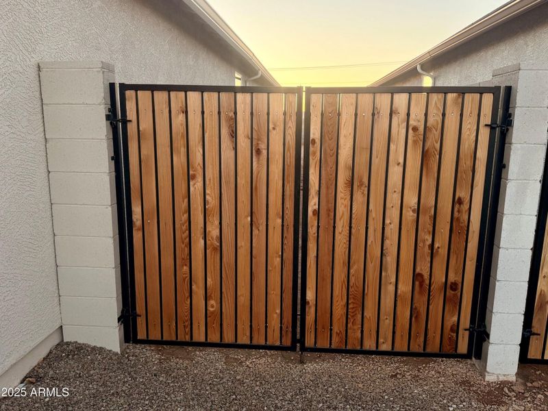 Double Gate Double Gate