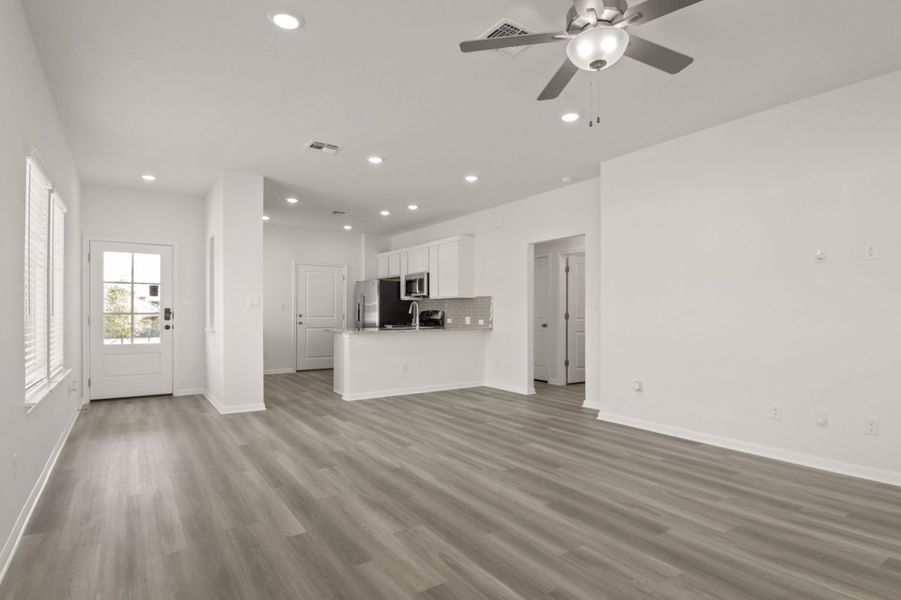 Spacious, unfurnished interior of a new home in Grande Estates, Bertram (Image 10).