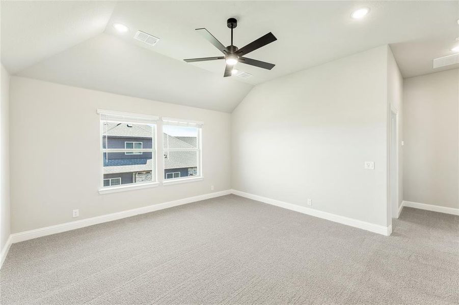 Spacious, unfurnished interior of a new home in Glenbrook, Red Oak (Image 29).