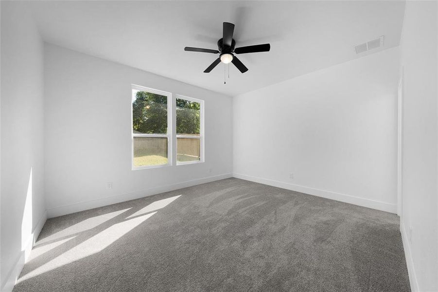 Spacious, unfurnished interior of a new home in , Sulphur Springs (Image 23).