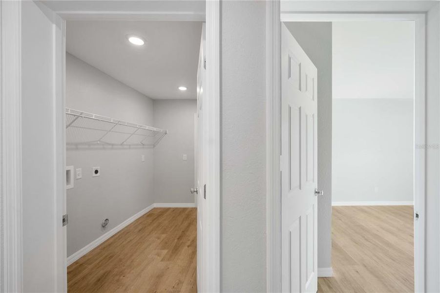 Spacious, unfurnished interior of a new home in , North Port (Image 16).