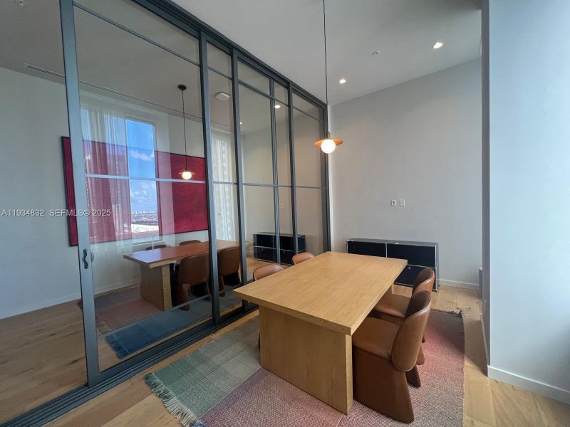 Community amenities in , Miami (Image 11).