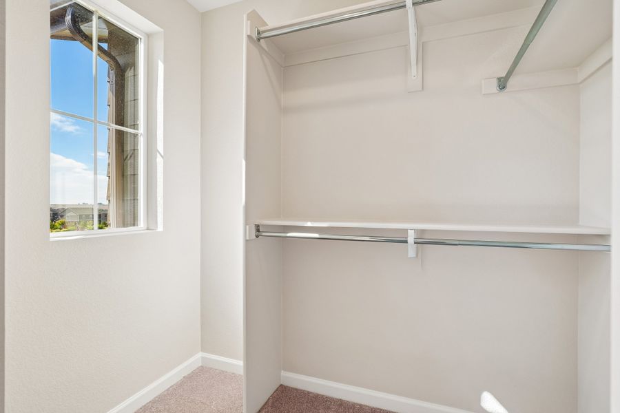 Spacious, unfurnished interior of a new home in Pintail Commons at Johnstown Village, Johnstown (Image 11).