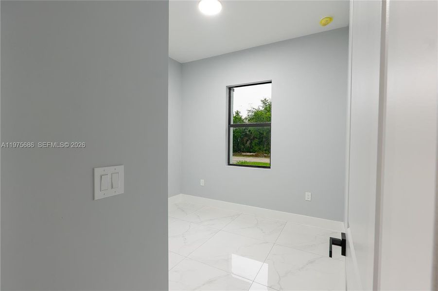 Spacious, unfurnished interior of a new home in , Lehigh Acres (Image 20).