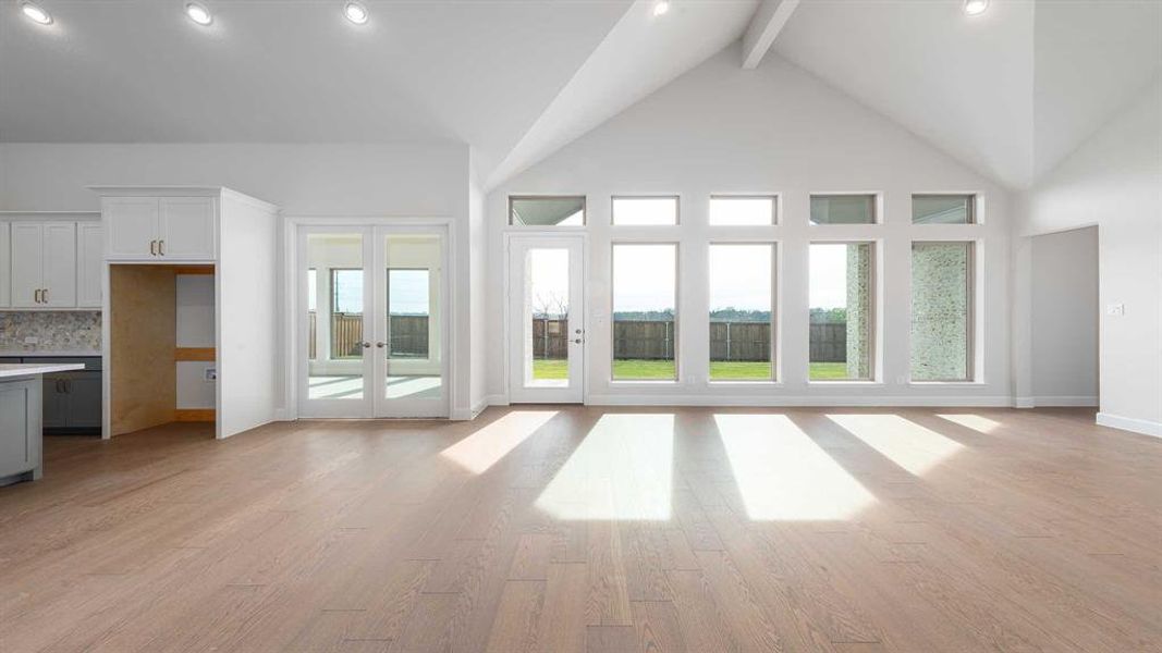 Spacious, unfurnished interior of a new home in Terraces 72', Rockwall (Image 23).