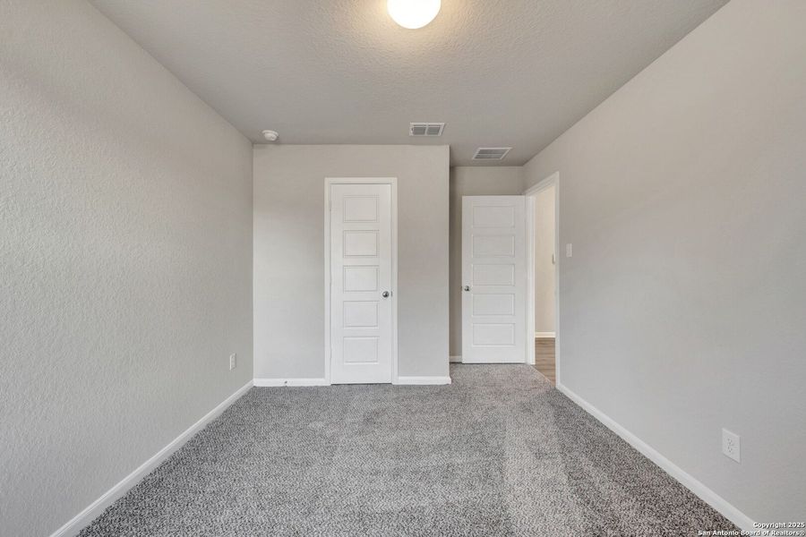 Spacious, unfurnished interior of a new home in Jordan's Ranch, San Antonio (Image 16). Spacious, unfurnished interior of a new home in Jordan's Ranch, San Antonio (Image 16).