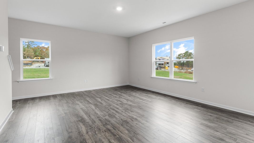 Spacious, unfurnished interior of a new home in Country Creek, Lexington (Image 29).