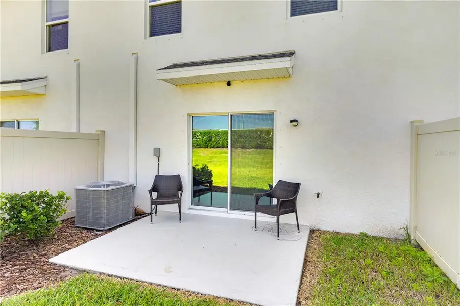 Exterior details and patio area of a home in , Bradenton (Image 29).