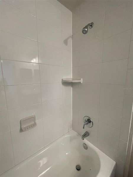 guest tub/shower combo