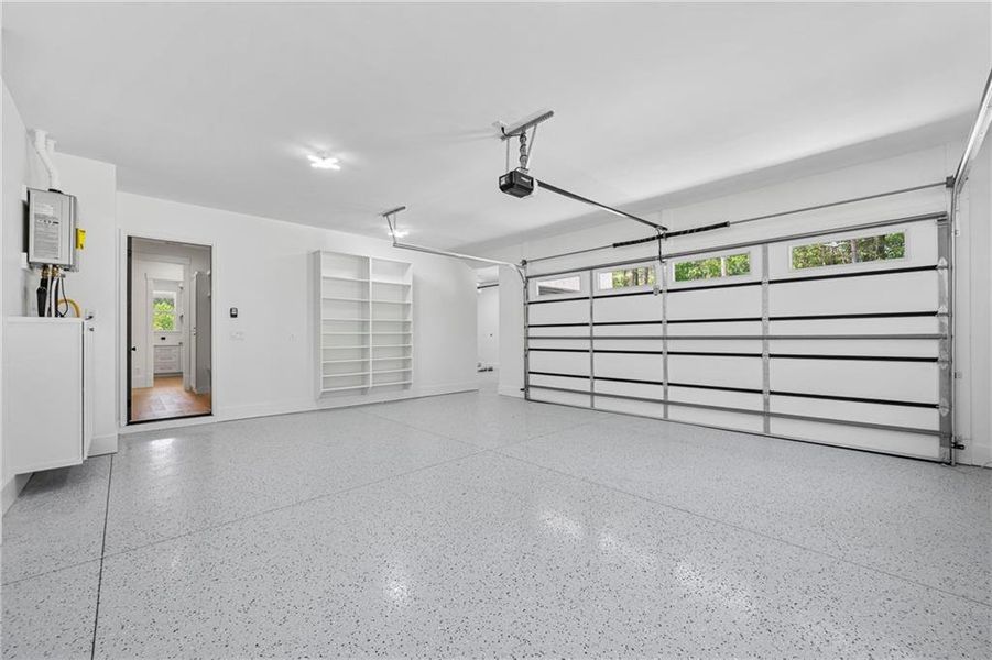 Spacious, unfurnished interior of a new home in , Lawrenceville (Image 69).