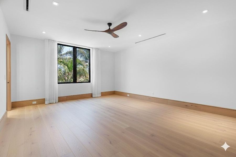 Spacious, unfurnished interior of a new home in , Manalapan (Image 23).