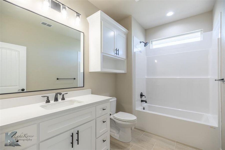 Furnished interior view inside a new home in , Abilene (Image 3).