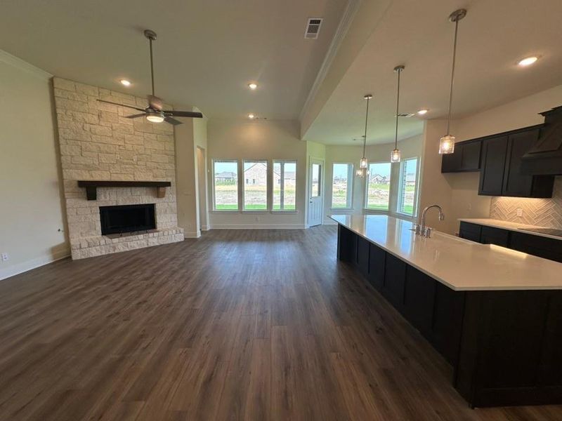 Spacious, unfurnished interior of a new home in , Leonard (Image 21).