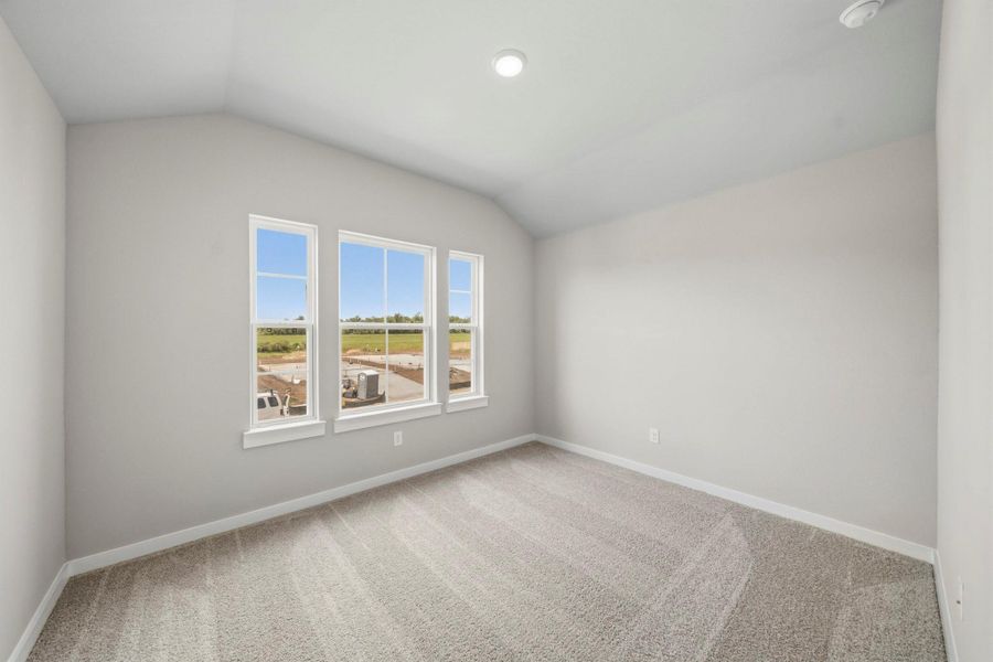 Spacious, unfurnished interior of a new home in Sienna 45', 50', Missouri City (Image 8).