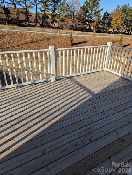 Upper level extended option deck