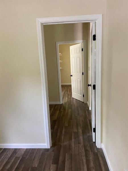Spacious, unfurnished interior of a new home in , Texarkana (Image 3).