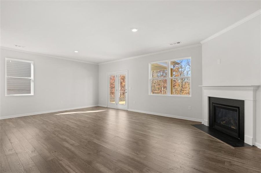 Spacious, unfurnished interior of a new home in Falcon Landing, Gainesville (Image 21).