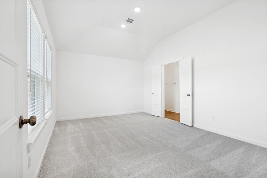 Spacious, unfurnished interior of a new home in Indian Springs, Crosby (Image 9).