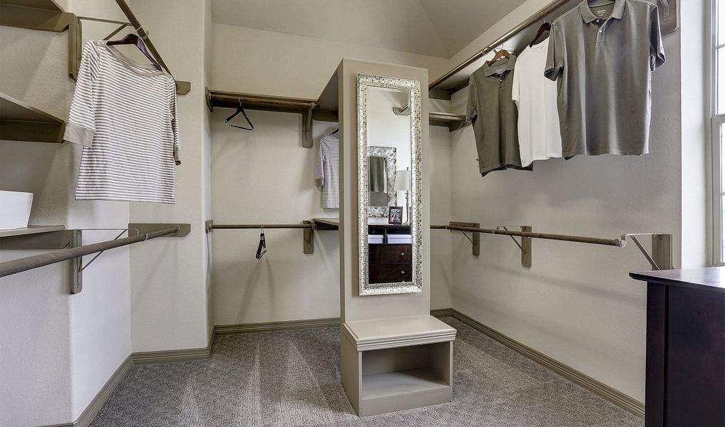 Huge owner's walk-in closet