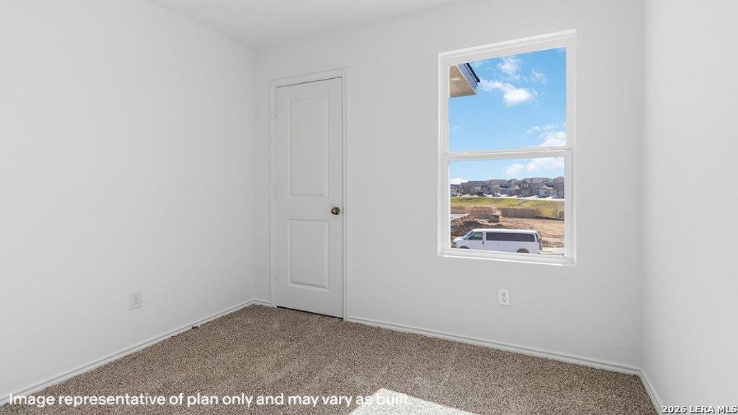 Spacious, unfurnished interior of a new home in Blue Ridge Ranch, San Antonio (Image 23).