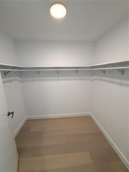 Spacious, unfurnished interior of a new home in , Bay Harbor Islands (Image 11).