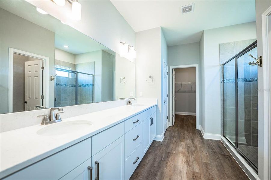 Furnished interior view inside a new home in , Lakeland (Image 9).