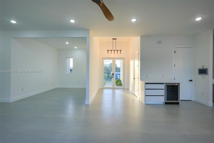 Spacious, unfurnished interior of a new home in , Cape Coral (Image 18).