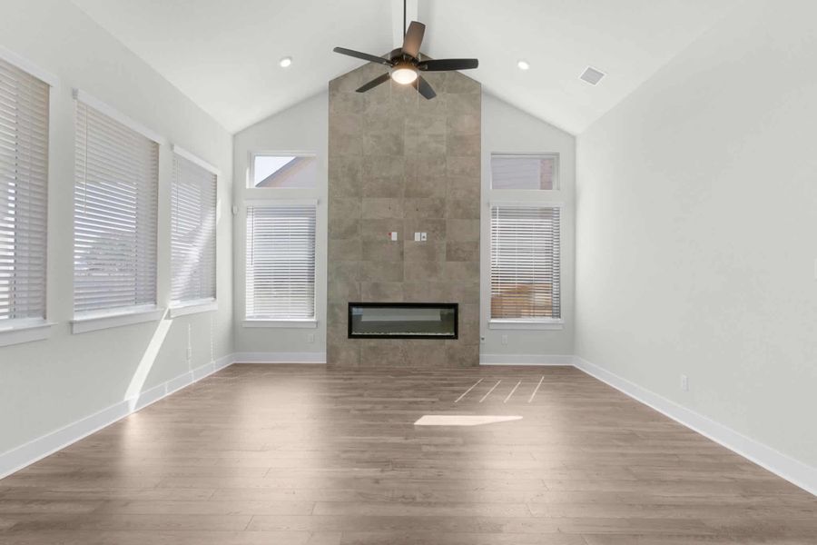 Spacious, unfurnished interior of a new home in Berry Creek Highlands, Georgetown (Image 24). Spacious, unfurnished interior of a new home in Berry Creek Highlands, Georgetown (Image 24).