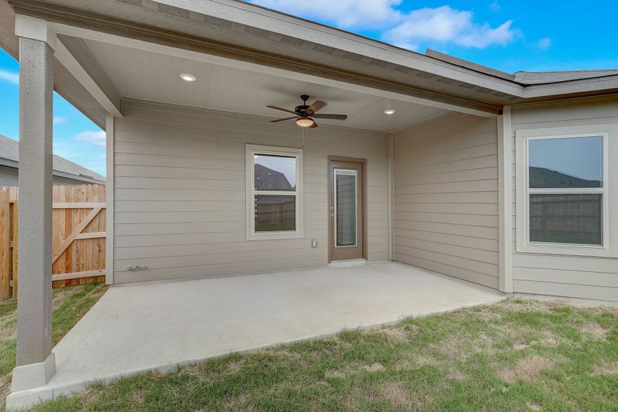 Covered patio in the Pearl floorplan at a Meritage Homes community.