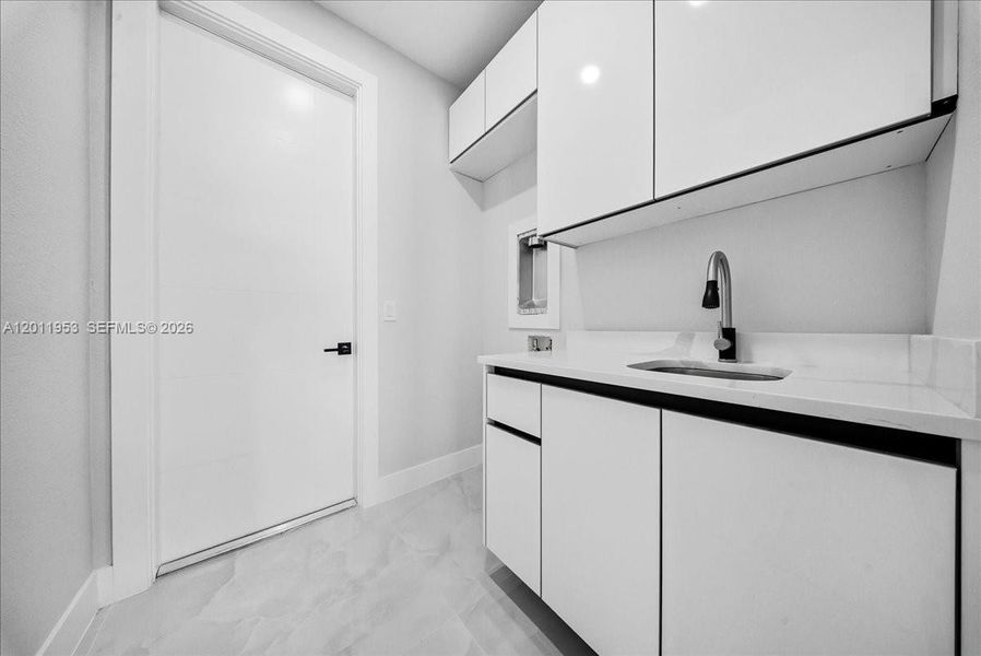 Furnished interior view inside a new home in , Cape Coral (Image 13).