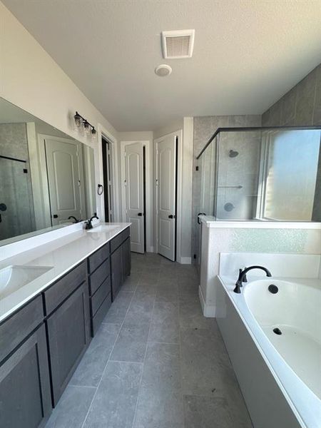 Furnished interior view inside a new home in Fannin Ranch, Leonard (Image 6).