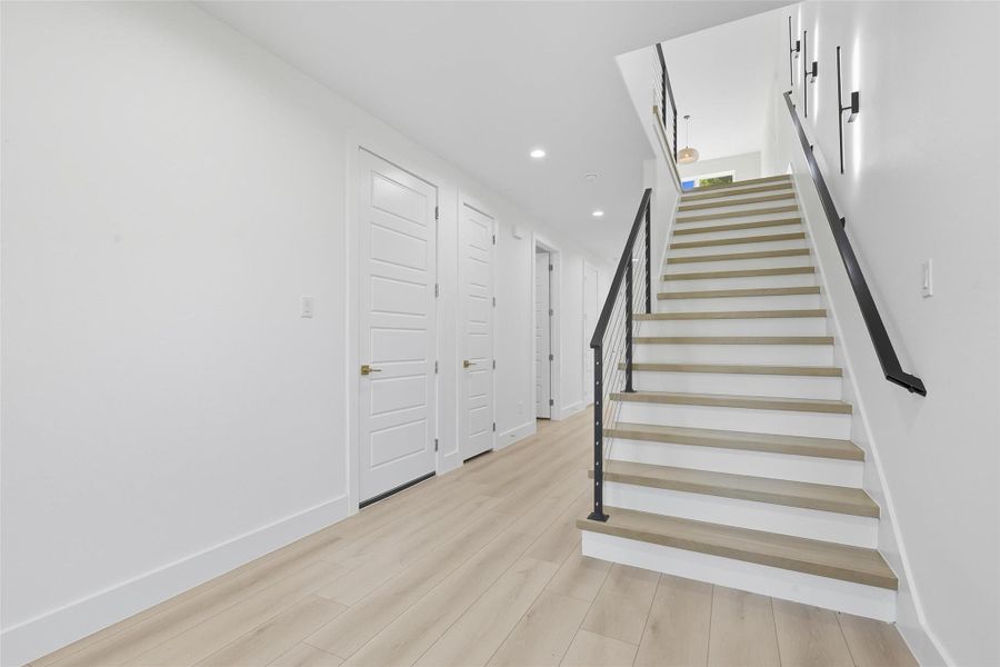 Spacious, unfurnished interior of a new home in , Dallas (Image 23).