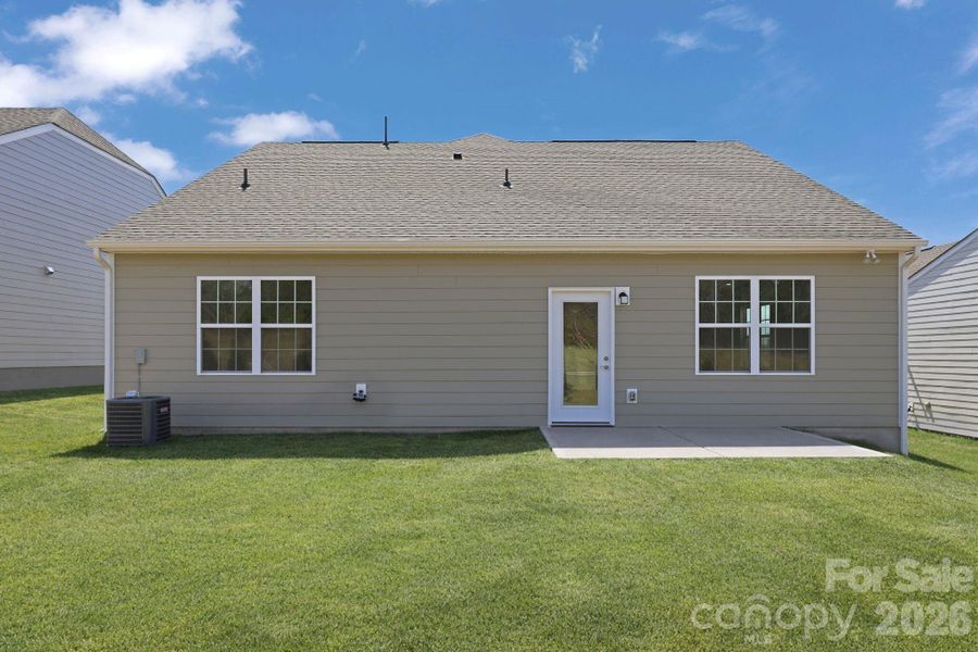 Exterior details and patio area of a home in Roselyn, Lancaster (Image 3).