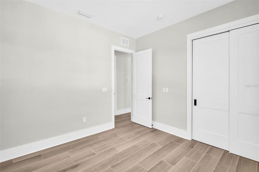 Spacious, unfurnished interior of a new home in , St. Petersburg (Image 55).