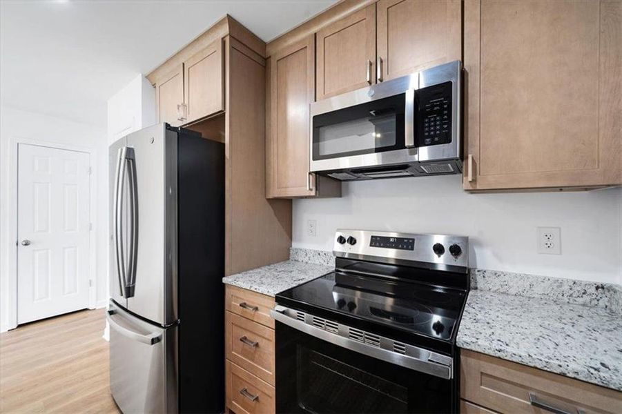 Furnished interior view inside a new home in , Union City (Image 11).